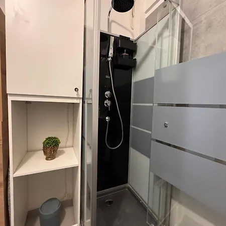 La Petite Bleu Apartment