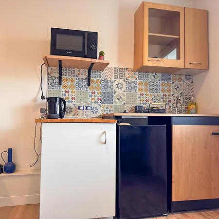 La Petite Bleu Apartment *